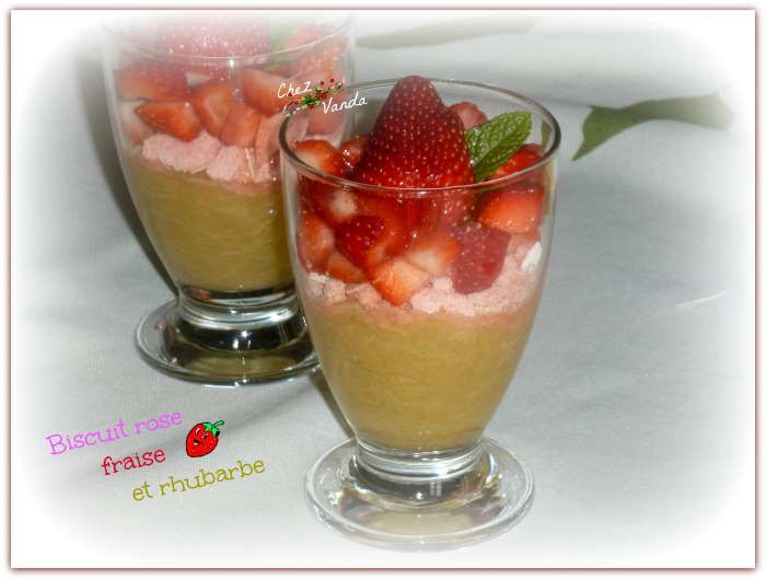 Biscuit-rose-fraise-rhubarbe-dessert-ww