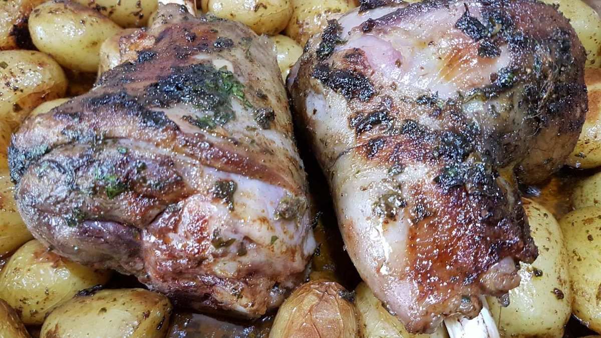 Souris d'agneau au four et ses pommes de terre grenaille - toc-cuisine.fr