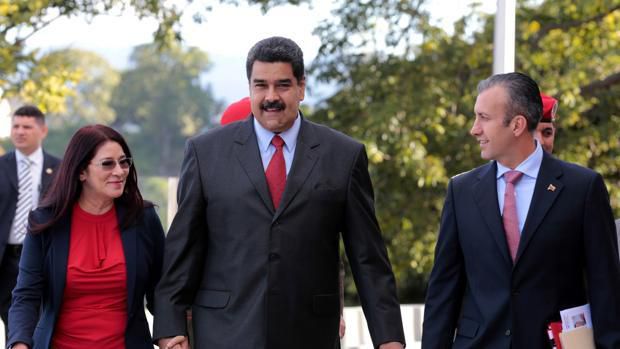 En medio de la carestía que asfixia a Venezuela, el presidente aprueba costosos programas armamentísticos