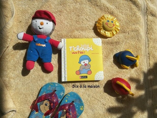 Bébé T'choupi Vive l'été écrit par Thierry Courtin paru aux éditions Nathan.