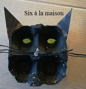 DIY enfants Halloween réalisés à partir de boîtes à œufs chat recyclage