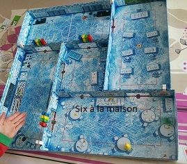 Ice Cool est un jeu de Brian Gomez et paru chez Brain Games Le manchot surveillant essaie d'attraper les garnements