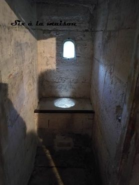 le château de Roure Ardèche les toilettes du château