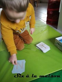 Mon grand coffret Montessori des lettres rugueuses jouer à reconnaître les lettres