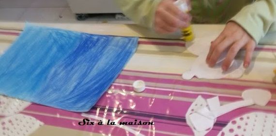 Ours Polaire - activité DIY pour occuper les enfants étape 3 collage