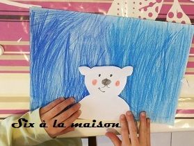 Ours Polaire - activité DIY pour occuper les enfants on colle le corps de l'ours sur le fond bleu