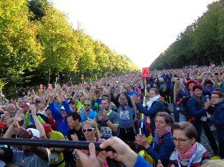 Die hinter mir noch kamen, hatten eigentlich nicht mehr laufen dürfen...aber welch ein Veranstalter macht dies;-) Kanu Tom und viele andere hab ich vorbeilaufen gesehn.