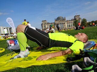 Betina, Jeannette, Sonja und Wolfgang und andere, wir nahmen alle eine verdiente Sonnenpause.