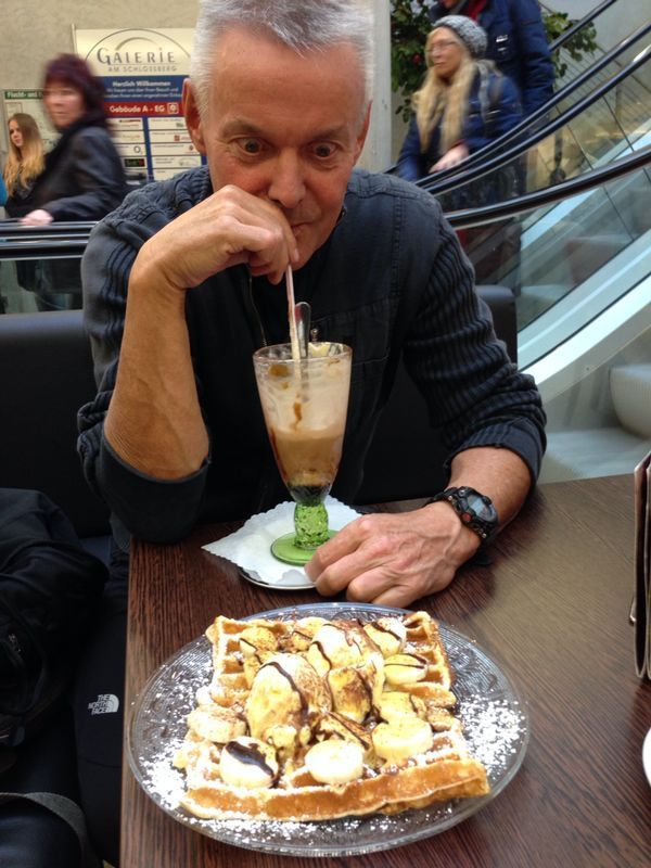 Zunächst einmal ein Einkaufsbummel...und Kalorien tanken.