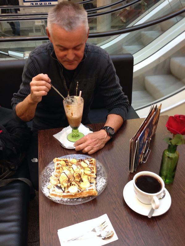 Zunächst einmal ein Einkaufsbummel...und Kalorien tanken.