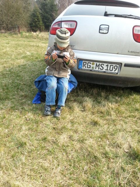 Man trifft sich..Elke, Jeannette, Bianka, Sonja, Antje, Winne, Uwe, Steffen, Wolfgang II, Heiko,Tom und Tom, das Team um Joolsport. Nicht Genannte habe ich aber begrüßt... die (meine) "Laufwelt" trifft sich. Der 4. Platz beim 3. Lauf bringt Punkte im Rahmen der Lausitzlaufserie. Und 3 Stunden waren schon mal ein Vorgeschmack auf das, was 2015 vielleicht noch möglich ist. Keine Frage, dass die Frauen Spitze sind!