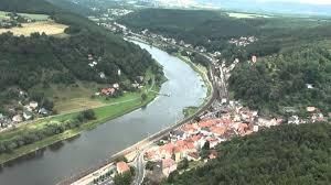 Elbe, wie sie unterschiedlicher nicht aussehn kann.