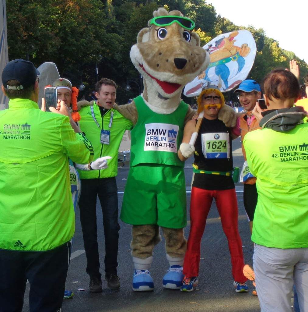 Langsam wurden die einzelnen Startblöcke an die Startlinie herangeführt.