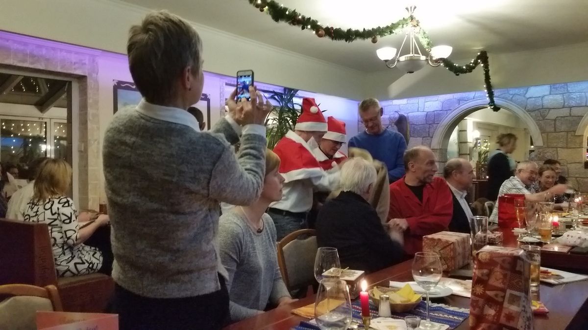 Advent, Advent ein neues LED Lichtlein brennt...