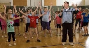 Adi. Bleibt festzustellen: Sportlichster und ältester Sportmoderator der Welt! Einzigartig!