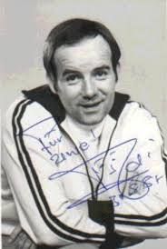 Adi. Bleibt festzustellen: Sportlichster und ältester Sportmoderator der Welt! Einzigartig!