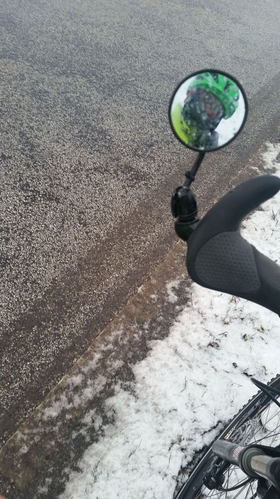 Erst frühlinkt es, dann Blitzeis, heute schneit was.