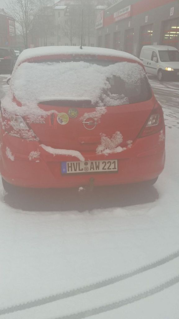 Erst frühlinkt es, dann Blitzeis, heute schneit was.
