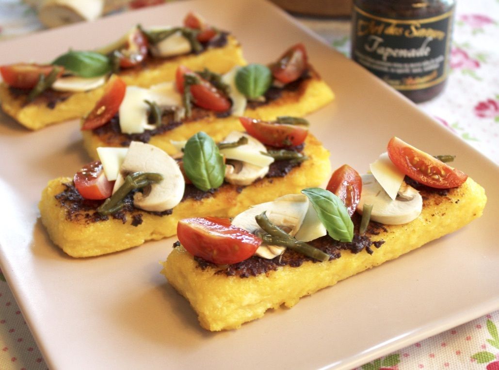 Bruschettas De Polenta Tapenade Et Crudites Le Pays Des
