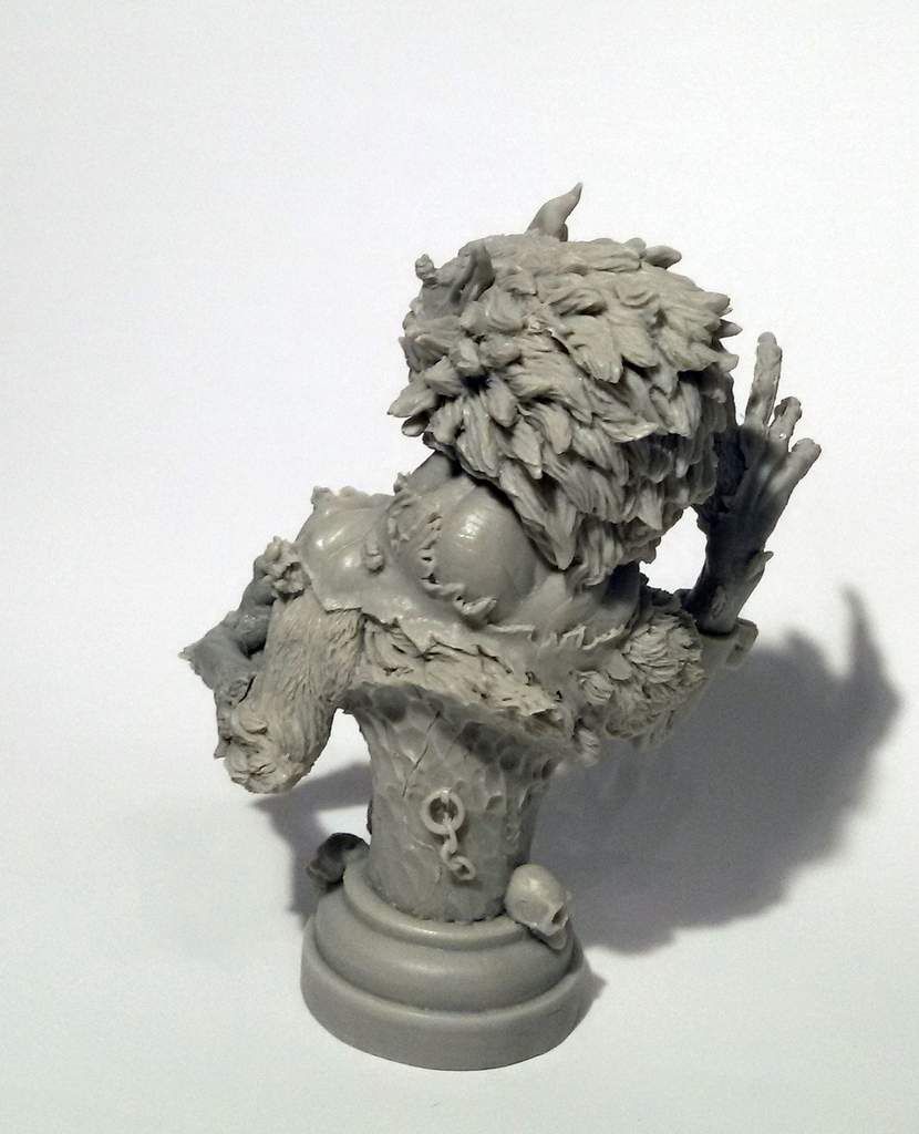 Prix buste garagekit 1/7e : 80 €      contact facebook : Art Guilliams 