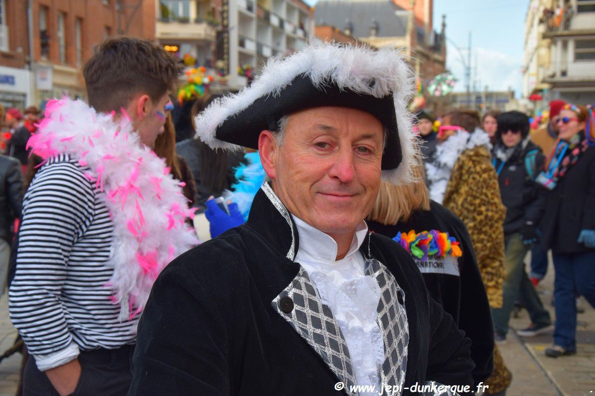 Carnaval de Dunkerque 2018 La Bande des Pêcheurs et le jet de Harengs 
