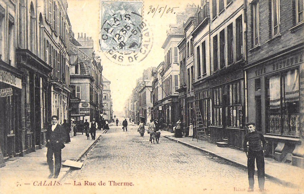 (A8) Cartes Postales Anciennes Calais Les places et rues 
