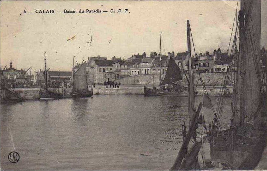 (A13) Cartes Postales Anciennes Calais La Pêche et Folklore 
