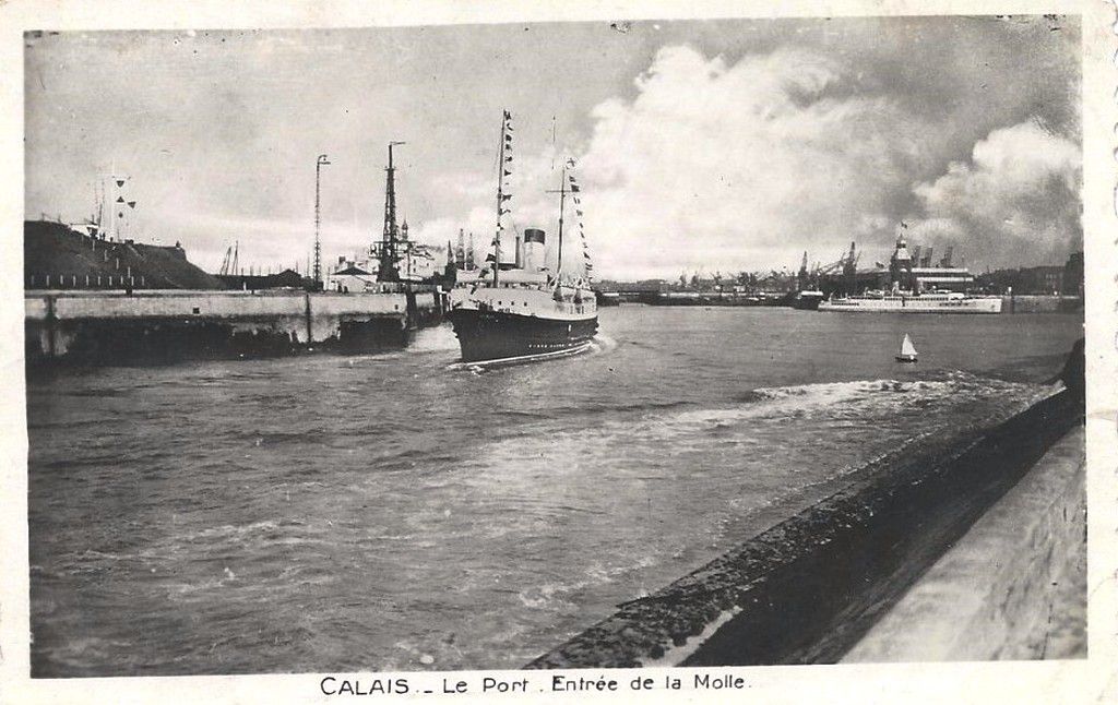 (A15) Cartes Postales Anciennes Calais Le Port 