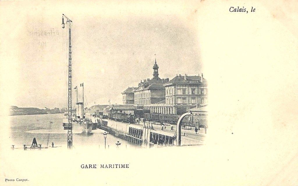 (A18) Cartes Postales Anciennes Calais les Bateaux et jetées