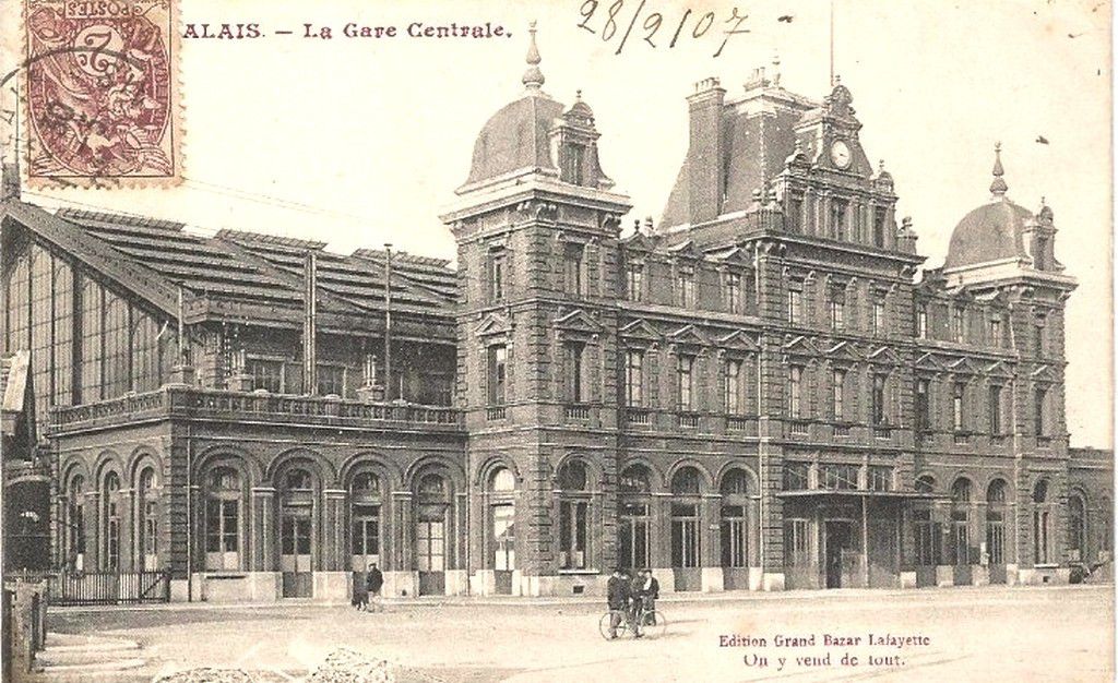 (A17) Cartes Postales Anciennes Calais la Gare