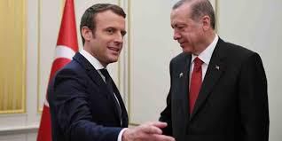 Il en arrivera avec ses ordonnances et ses lois passées sans aucun débat à faire de la République Française  le régime dictatorial de son ami Erdogan !