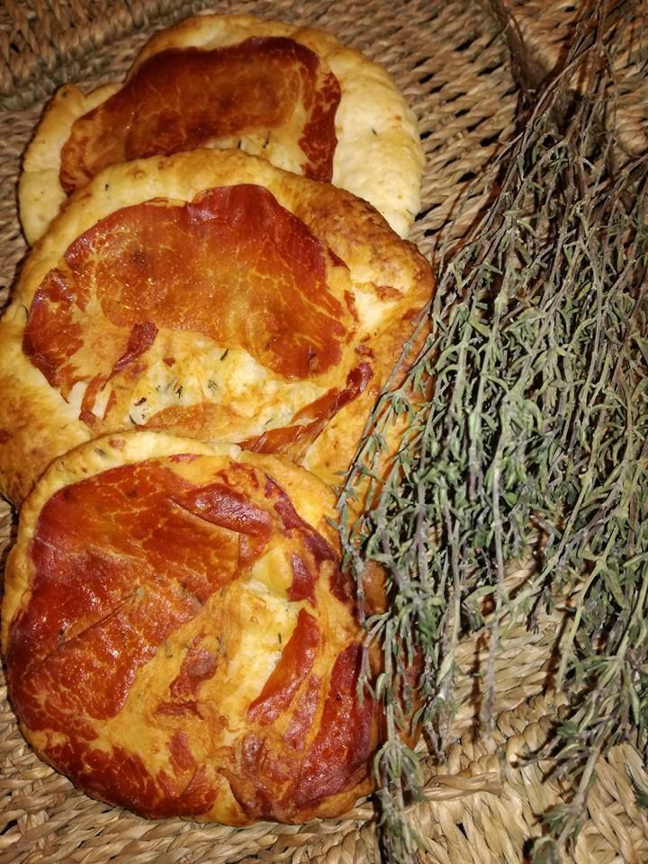 cric crac croc tartelettes savoyardes  et  petits feuilletés au thym , et parmesan 