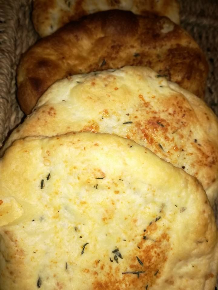 cric crac croc tartelettes savoyardes  et  petits feuilletés au thym , et parmesan 