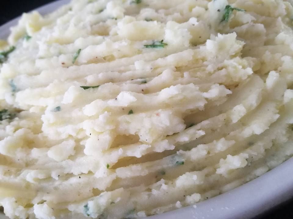 écrasé de pomme de terre au fromage blanc ciboulette et persil 