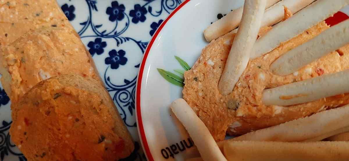 toasts apéritifs crème de poivrons a la feta 