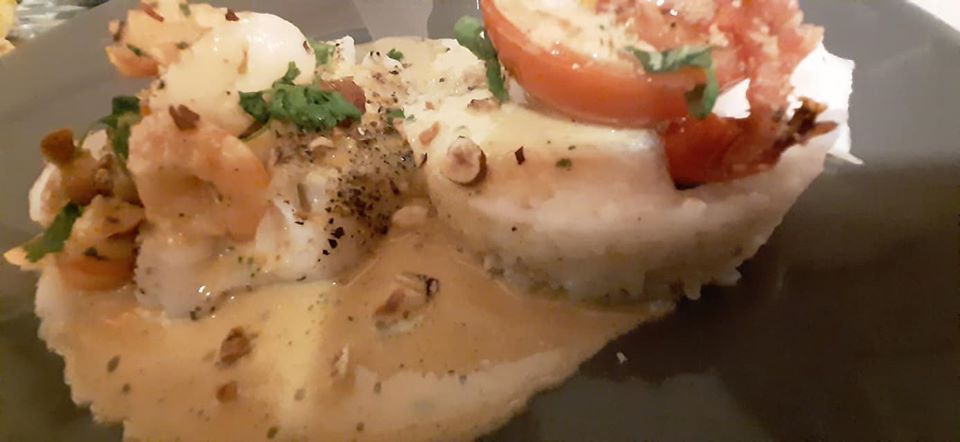 cabillaud sauce aux crevettes éclats de noisettes 