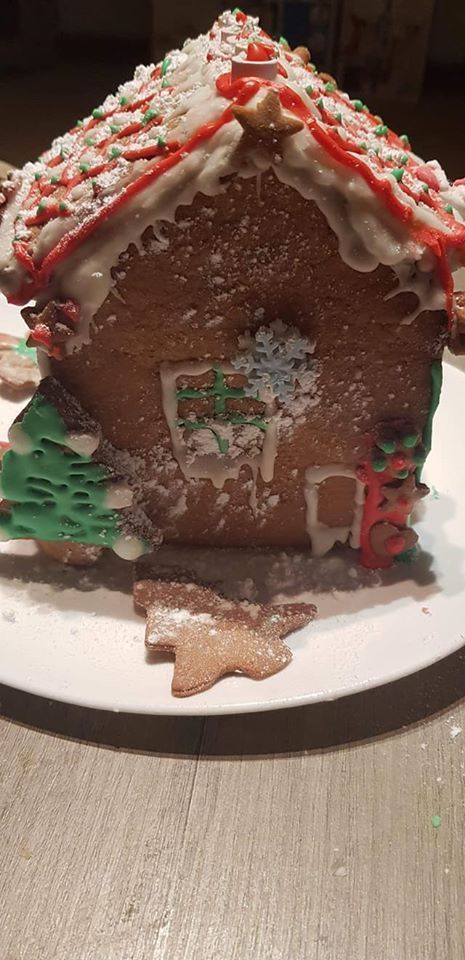 maisonnette en pain d'épices de Léna 