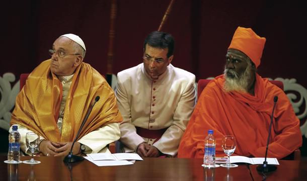 Bergoglio con gli induisti 