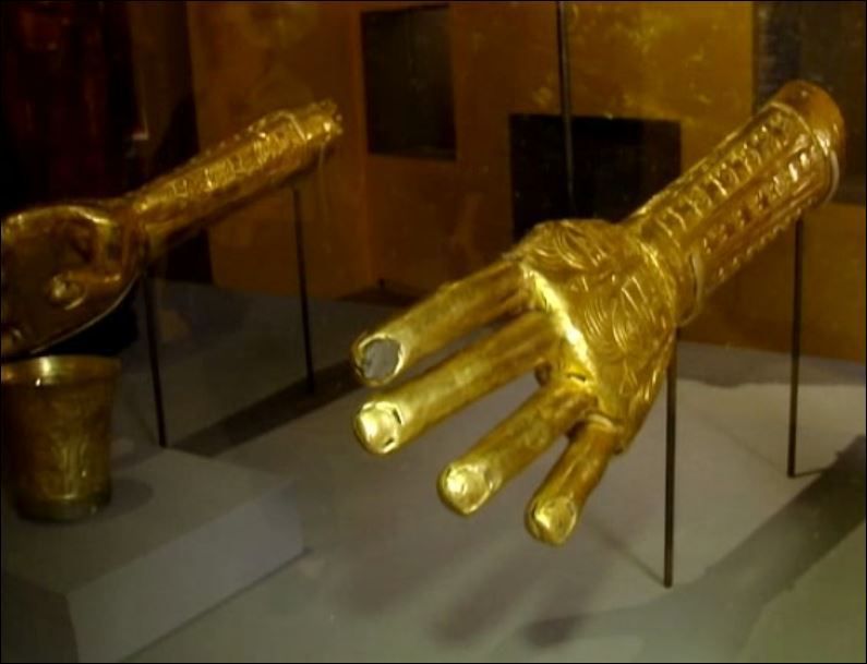 détail des gants d'or-Pinacothèque