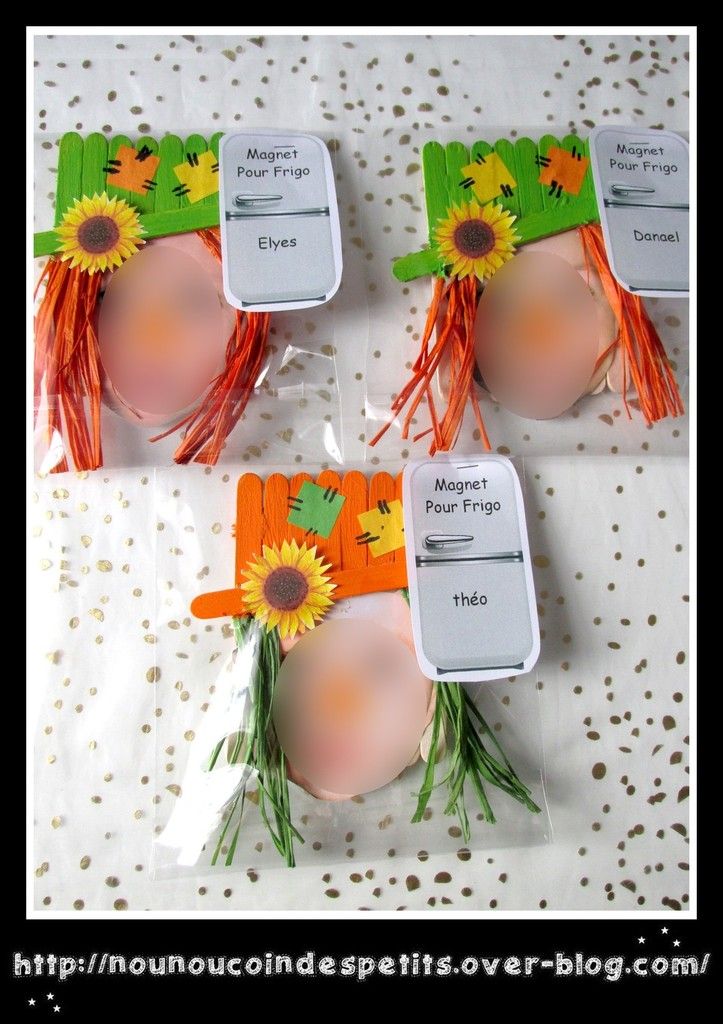 les pochettes plastifiées achetée chez Action sert pour emballer les cartes et enveloppes carrés .