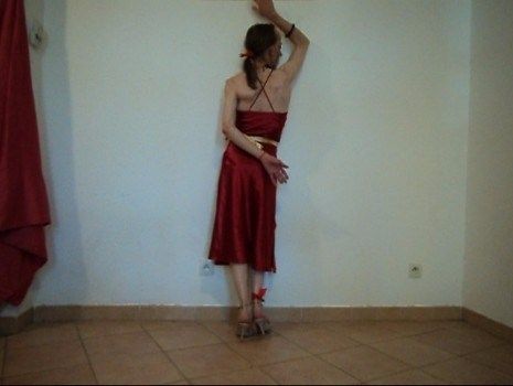 Joli petit travesti docile gracile très mince facile à vivre épilé maquillé visage imberbe cherche amoureux Avignon