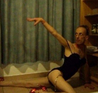 Femme transgenre danseuse comédienne blogueuse. Déesse soumise, hautaine, capricieuse, nymphomane, odieuse