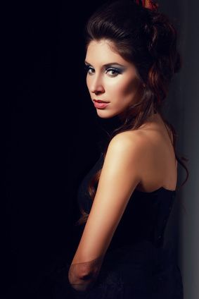 Pero si un mirar me hiere al pasar... mirada y cabeceo, perfume y amor de una mujer Por una cabeza tango argentino