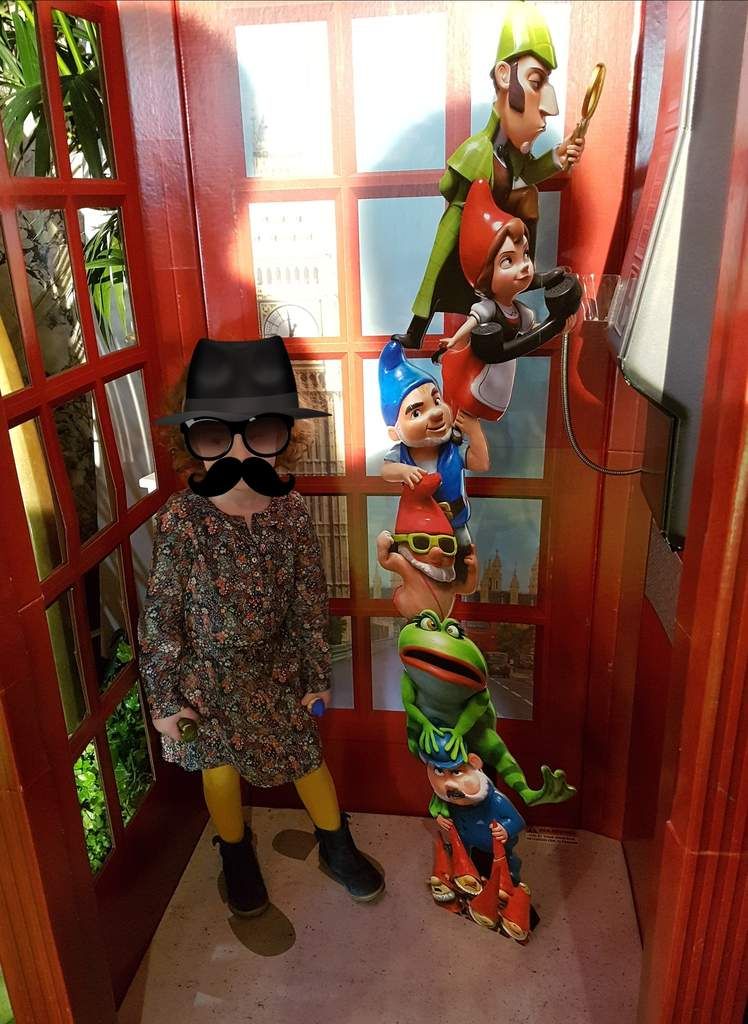 sherlock gnomes