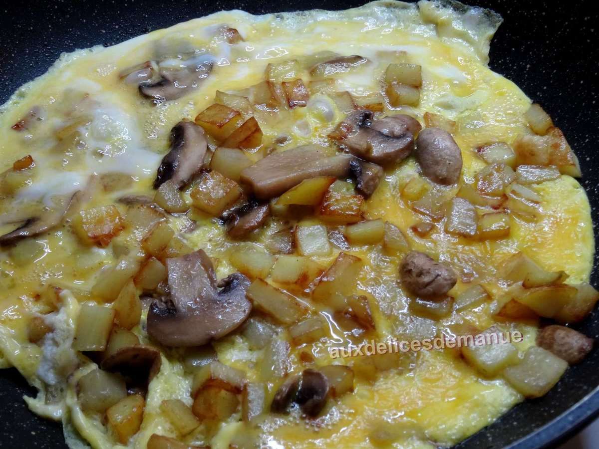 Omelette aux pommes de terre et champignons - auxdelicesdemanue