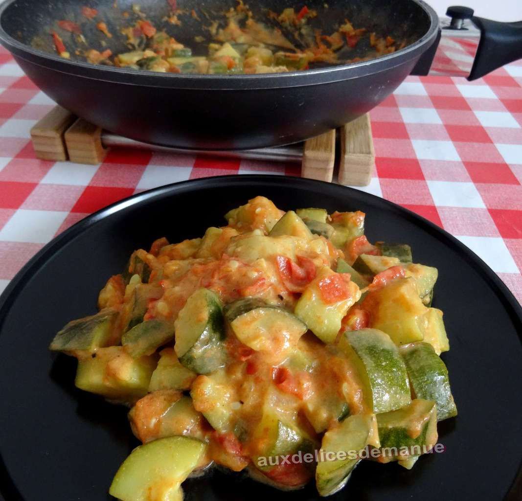 Poêlée de courgettes et tomates à la crème au curry -Light- -  auxdelicesdemanue