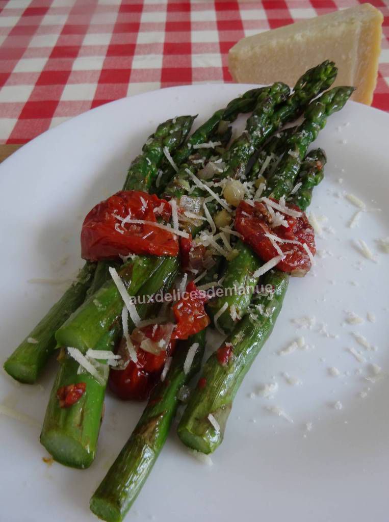 asperges, tomates confies, parmesan, entrée, accompagnement