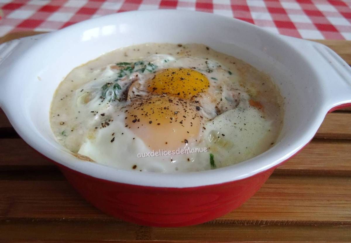 Oeufs cocotte au saumon fumé et champignons à la crème - auxdelicesdemanue