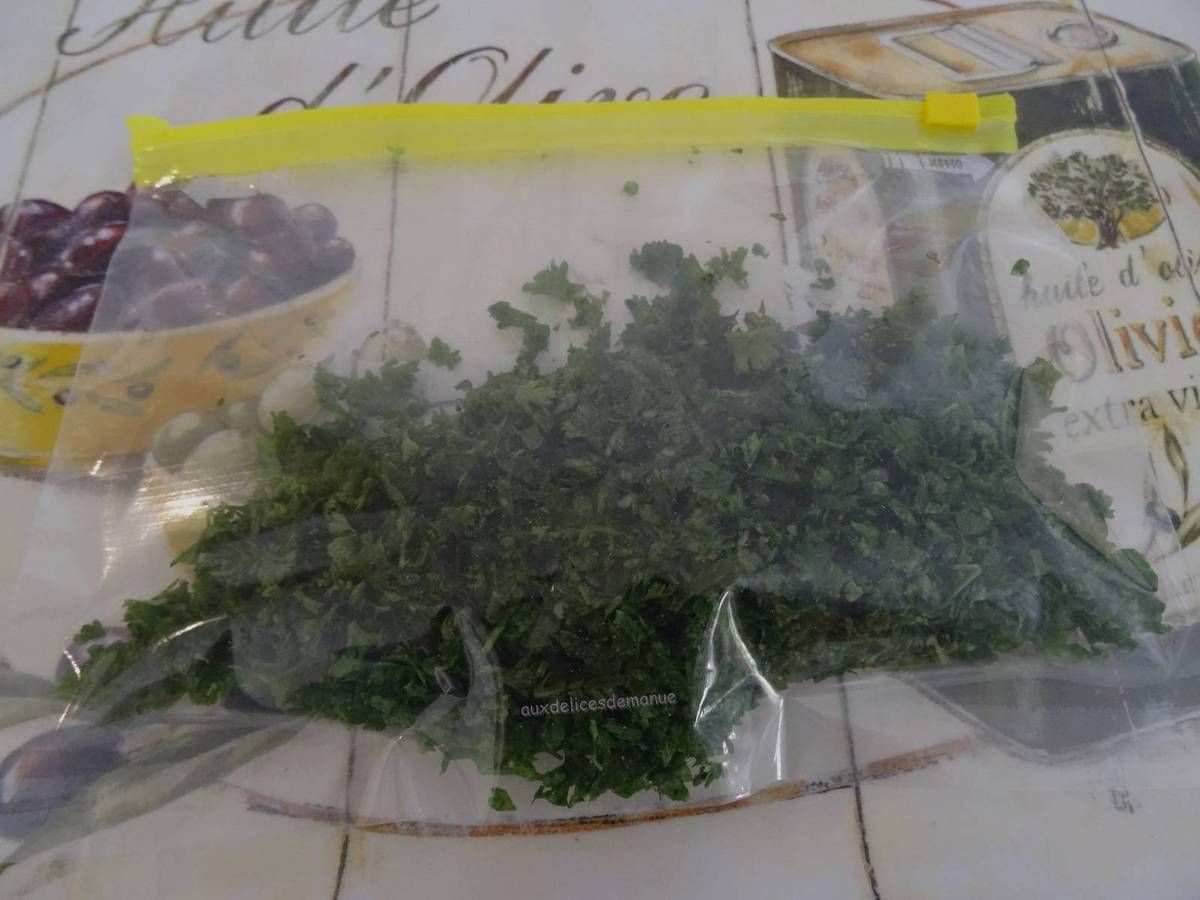  persil, persil surgelé, congélation, herbes aromatiques, persil frisé, conservation 