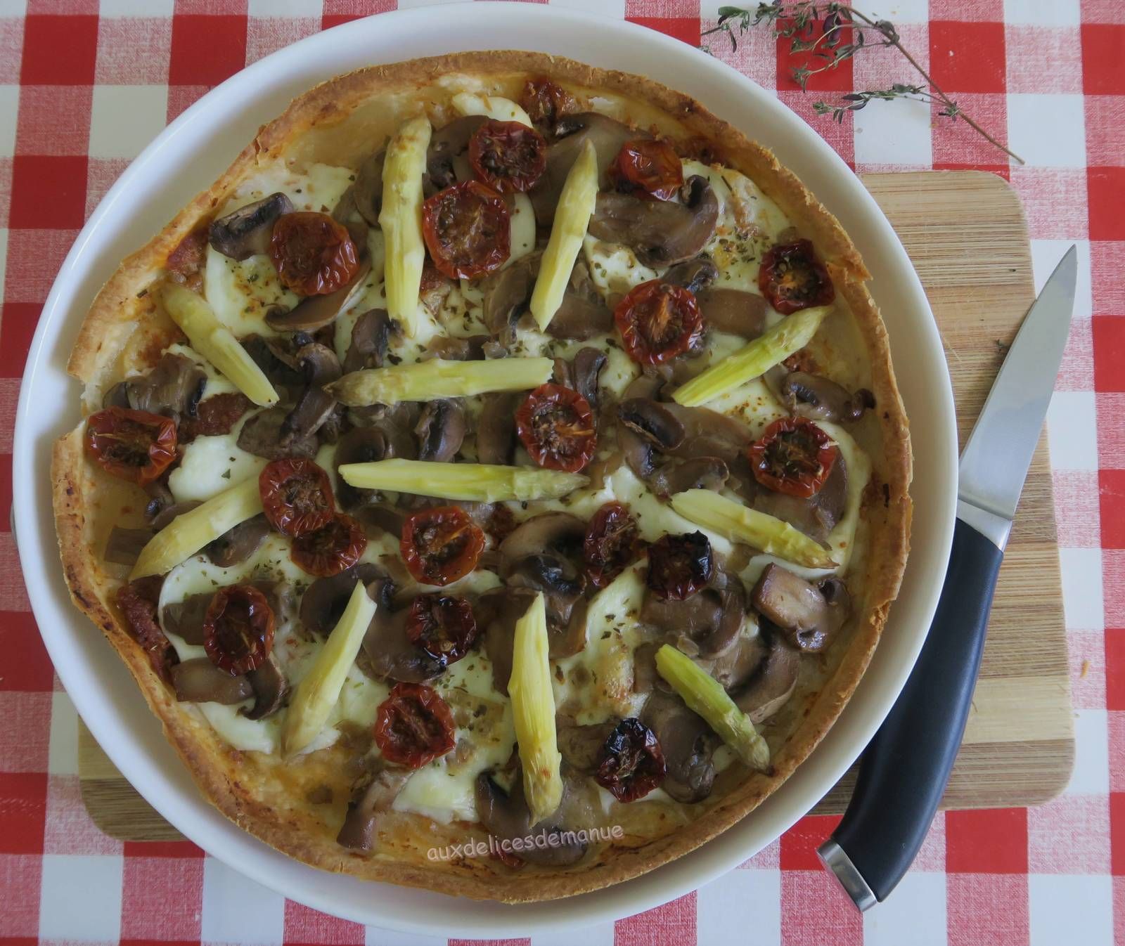 tarte , tarte salée, tarte végétarienne, tomates, asperges, champignons mozzarella, végétarien 